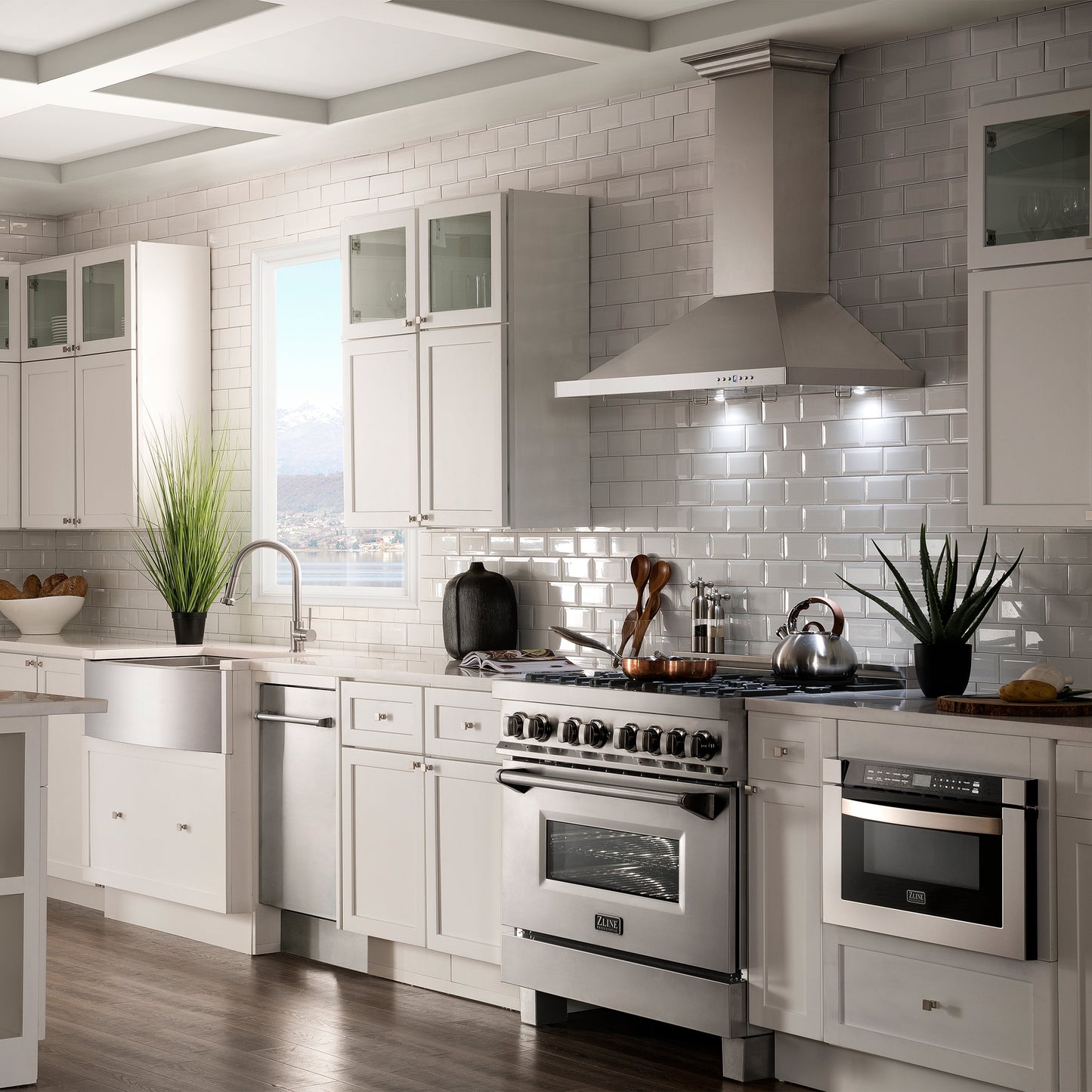 ZLINE 18" Compact Top Control Dishwasher - Stainless Steel Tub with Traditional Handle