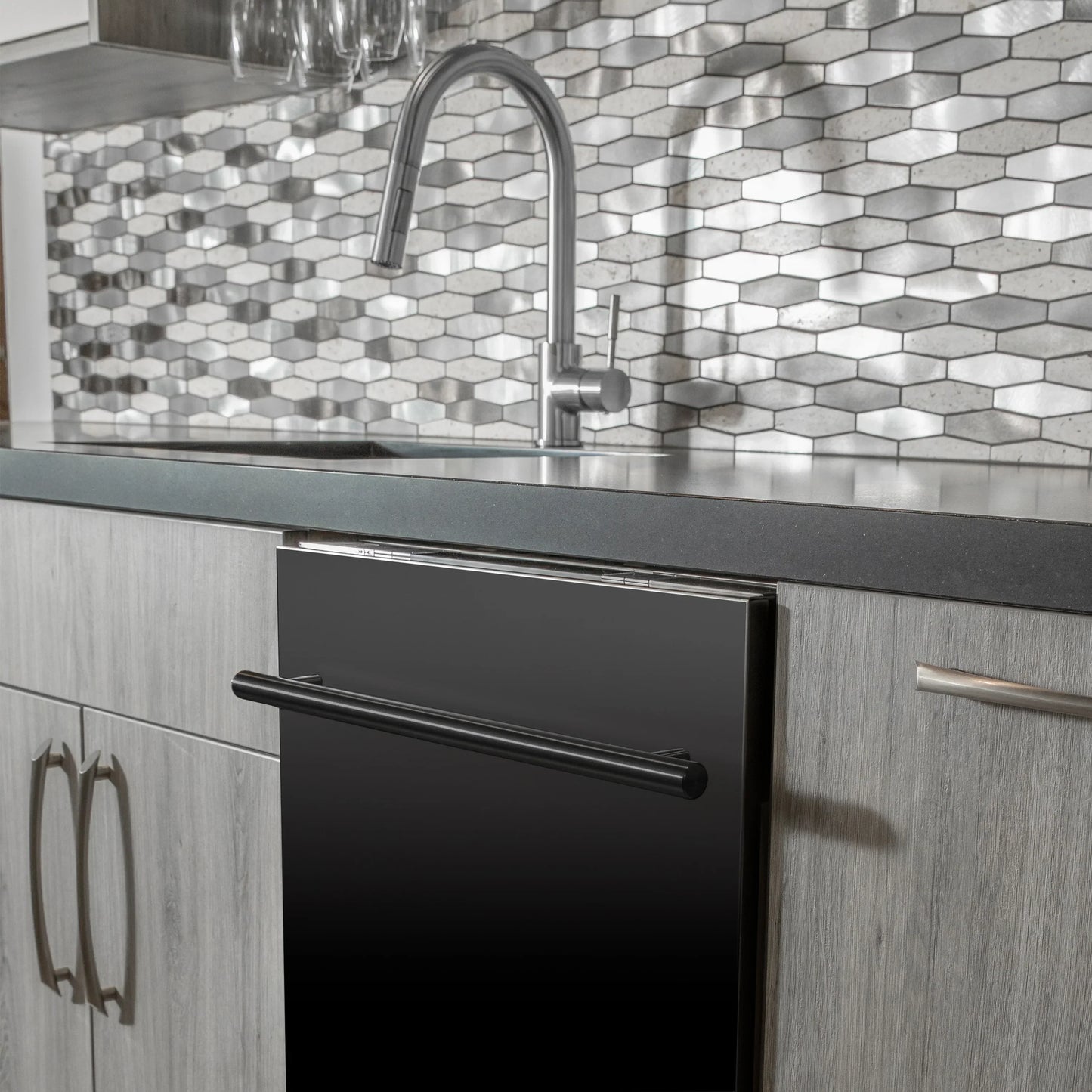 ZLINE 24" Top Control Dishwasher - Black Stainless Steel, Modern Handle